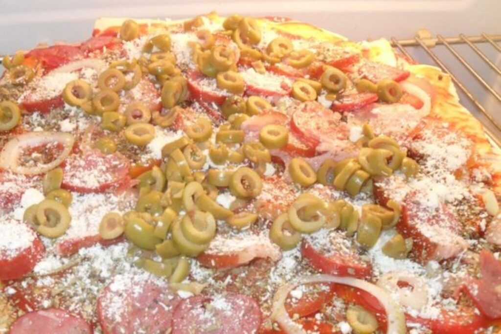 Pizza de Pão de Forma Fica Uma Verdadeira Delícia