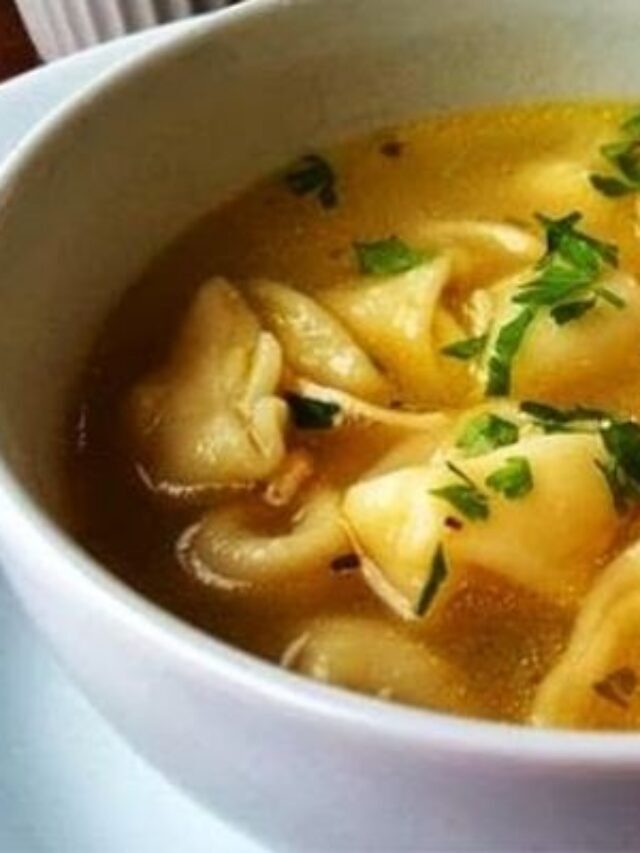 Simples Receita de Capeletti in Brodo (Sopa de Capeletti)